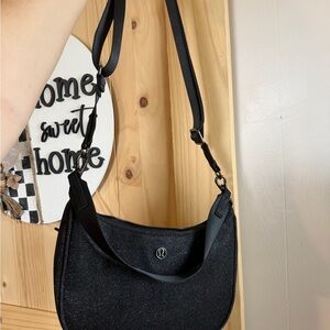 lululemon 3L black glitter crossbody/shoulder bag